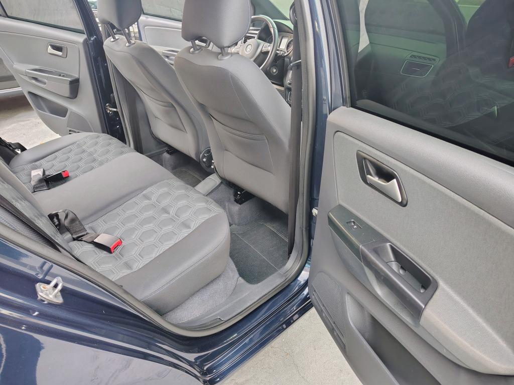 VOLKSWAGEN Fox - Foto