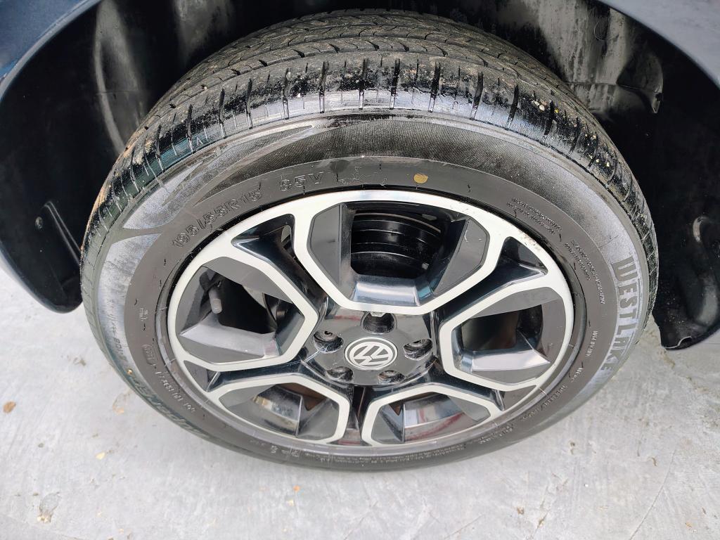 VOLKSWAGEN Fox - Foto