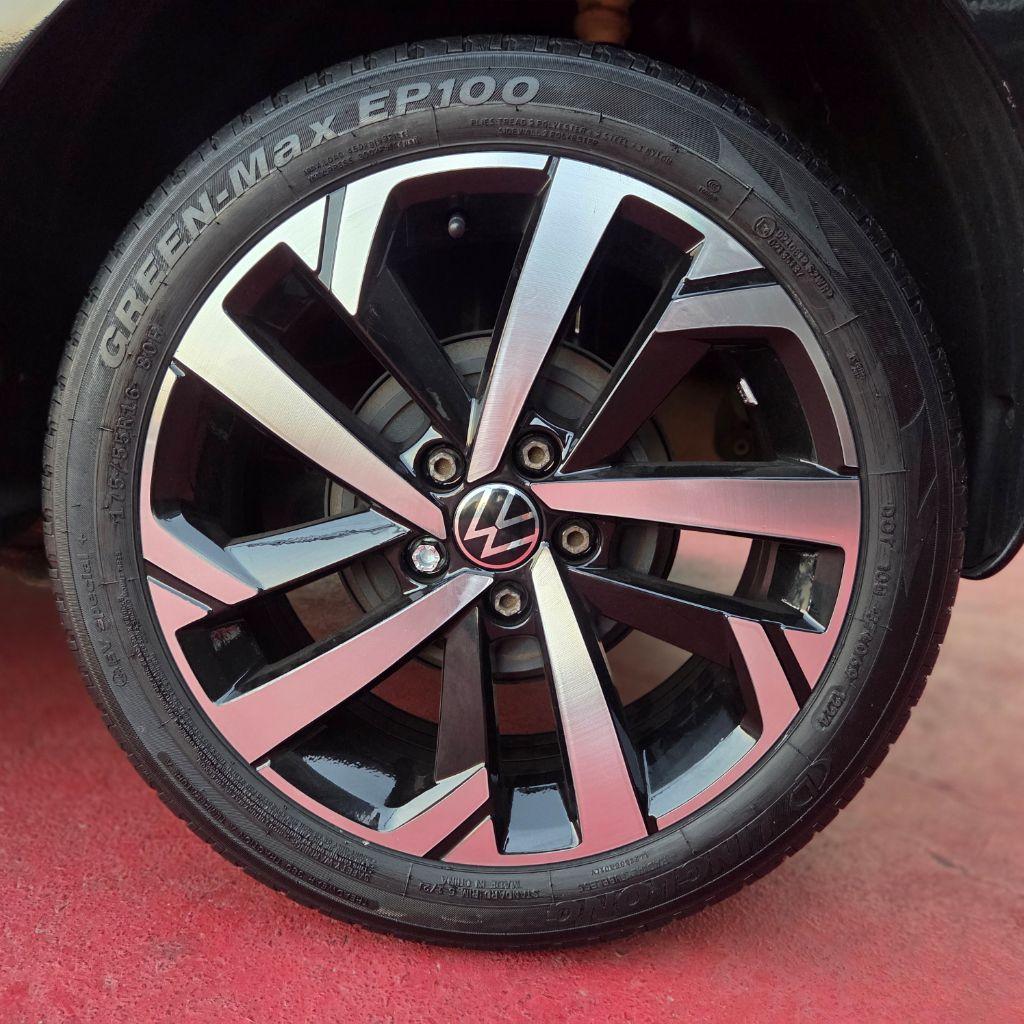 VOLKSWAGEN Fox - Foto