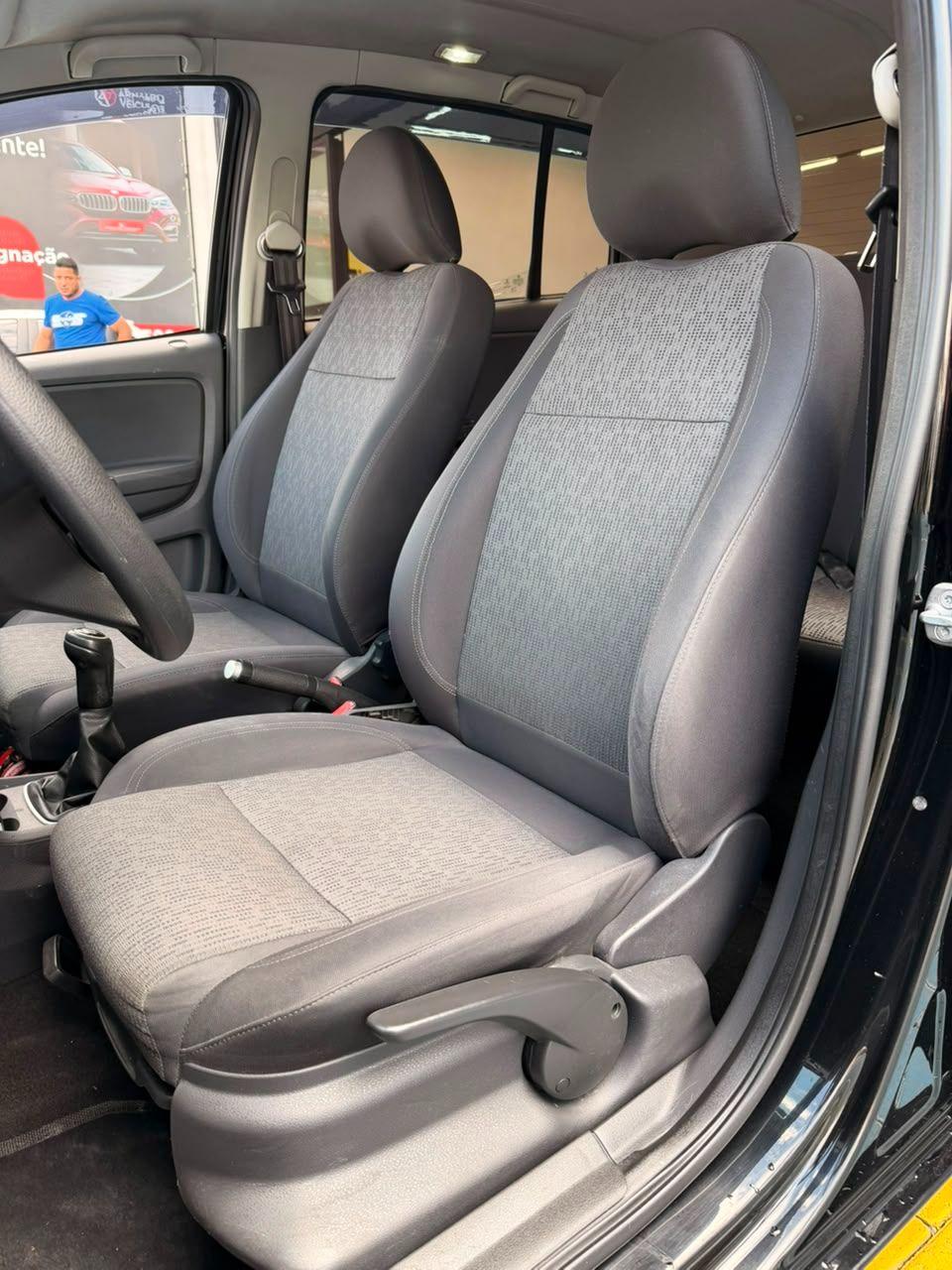 VOLKSWAGEN Fox - Foto