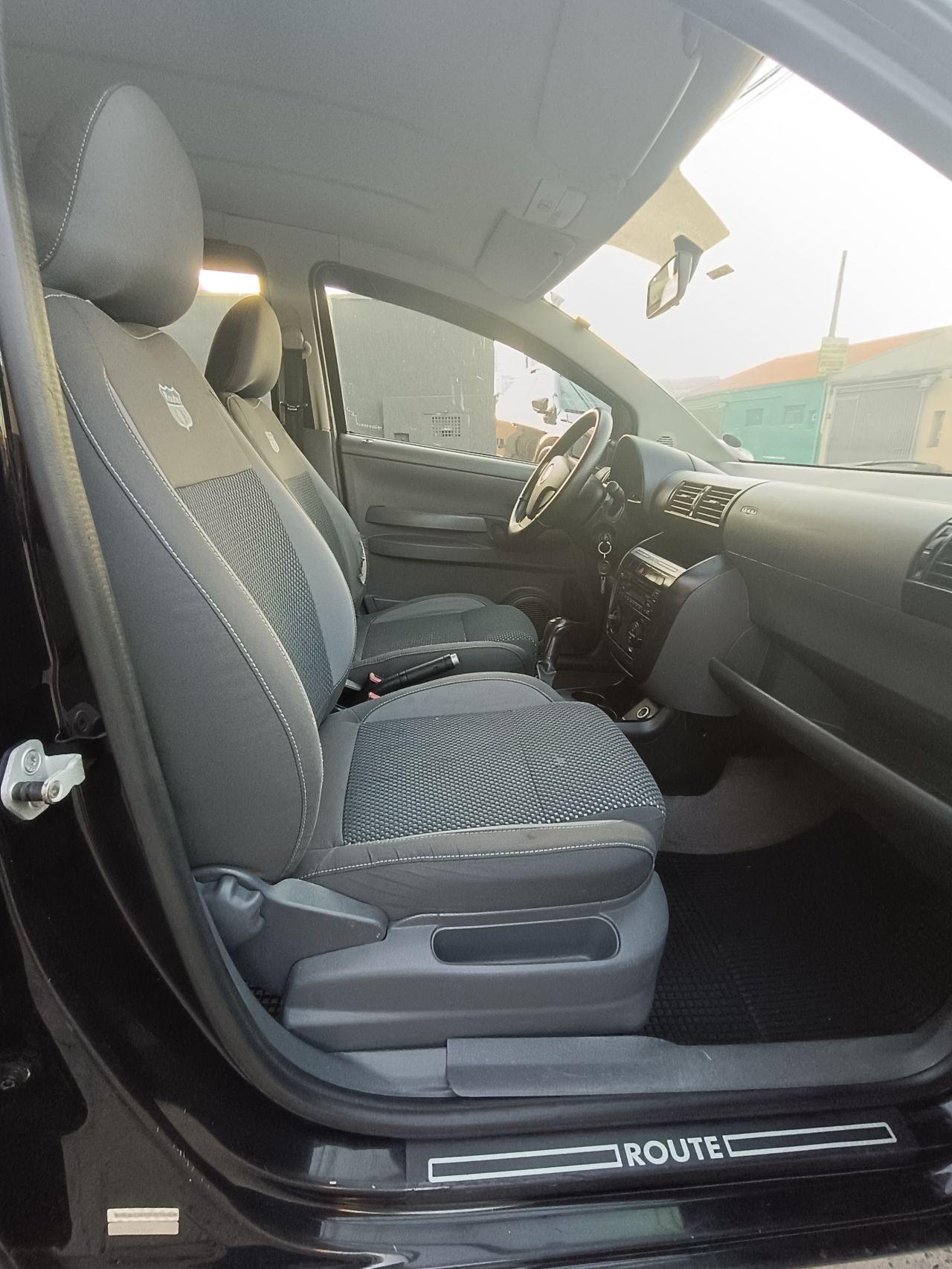 VOLKSWAGEN Fox - Foto