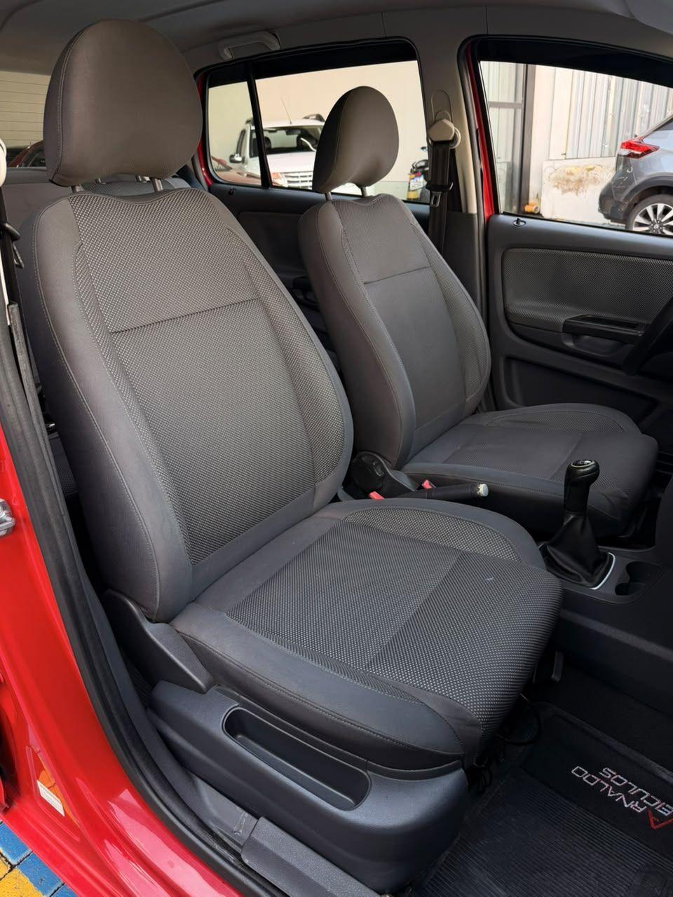 VOLKSWAGEN Fox - Foto