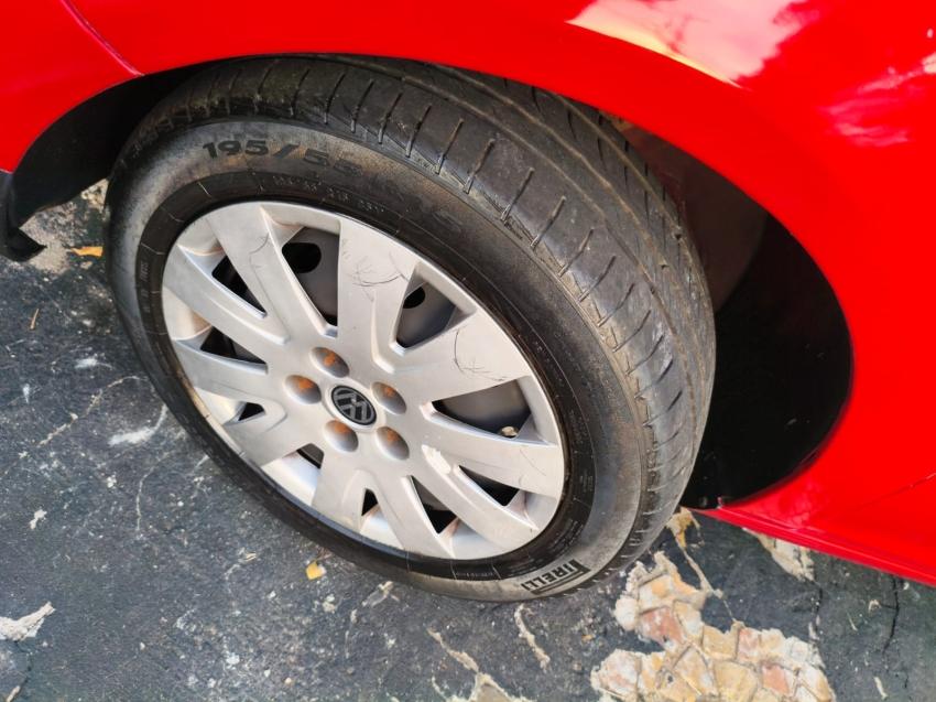VOLKSWAGEN Fox - Foto