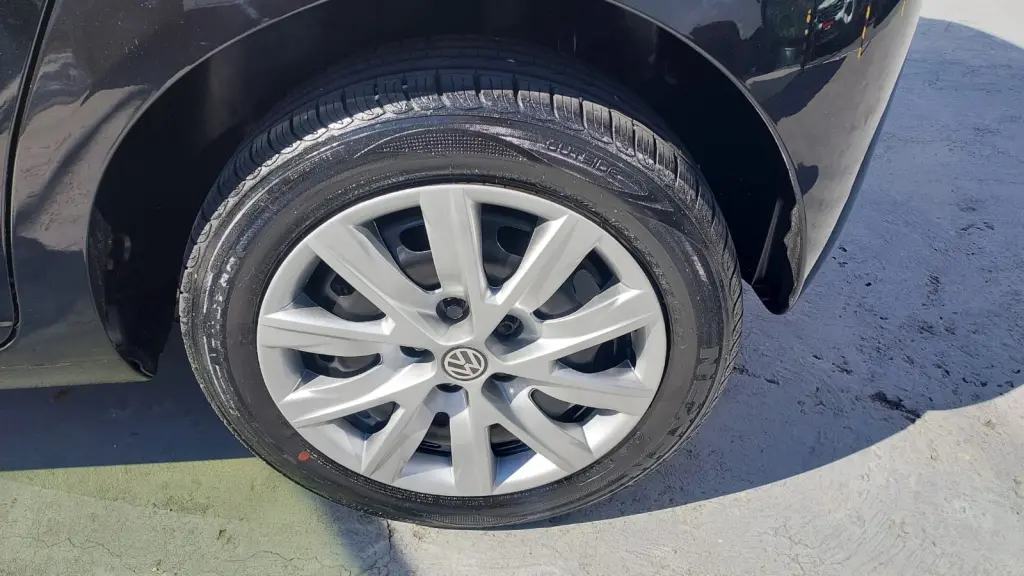 VOLKSWAGEN Fox - Foto