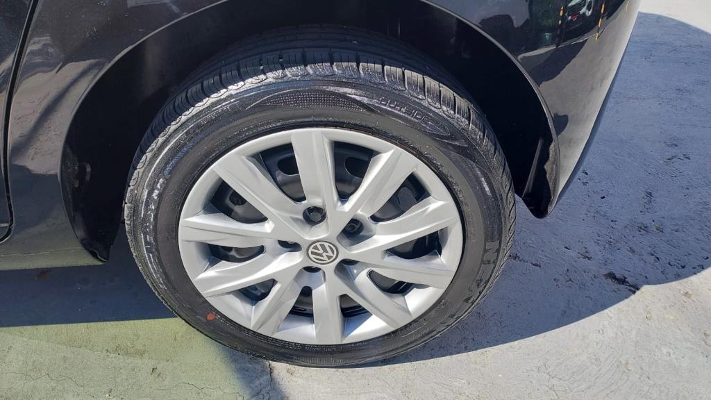 VOLKSWAGEN Fox - Foto