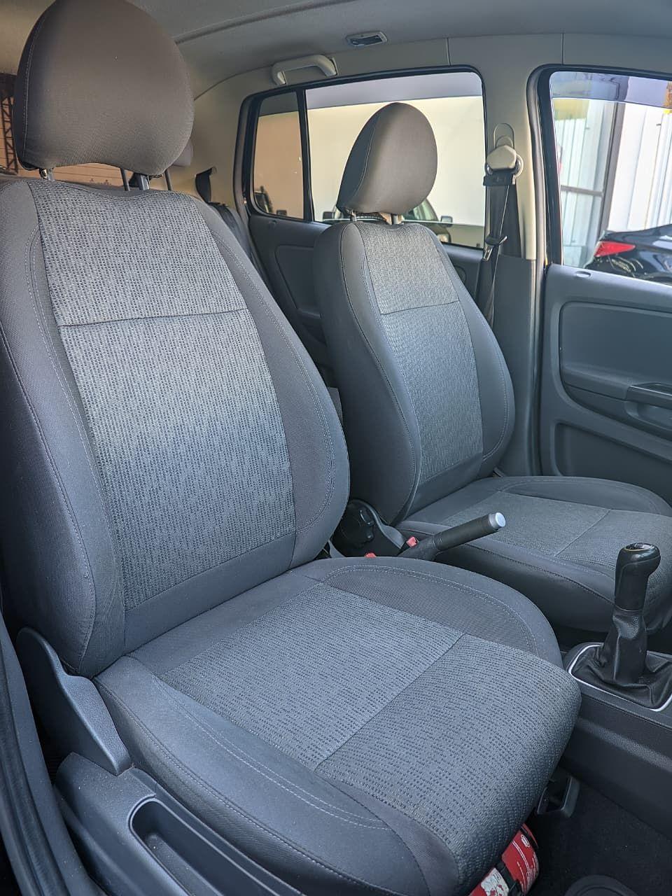 VOLKSWAGEN Fox - Foto