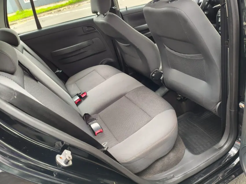 VOLKSWAGEN Fox - Foto