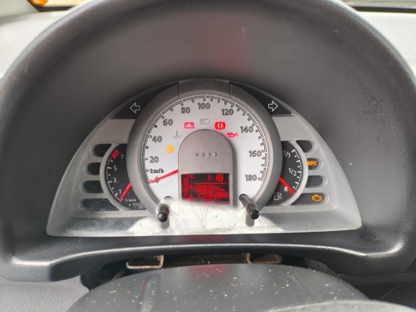 VOLKSWAGEN Fox - Foto