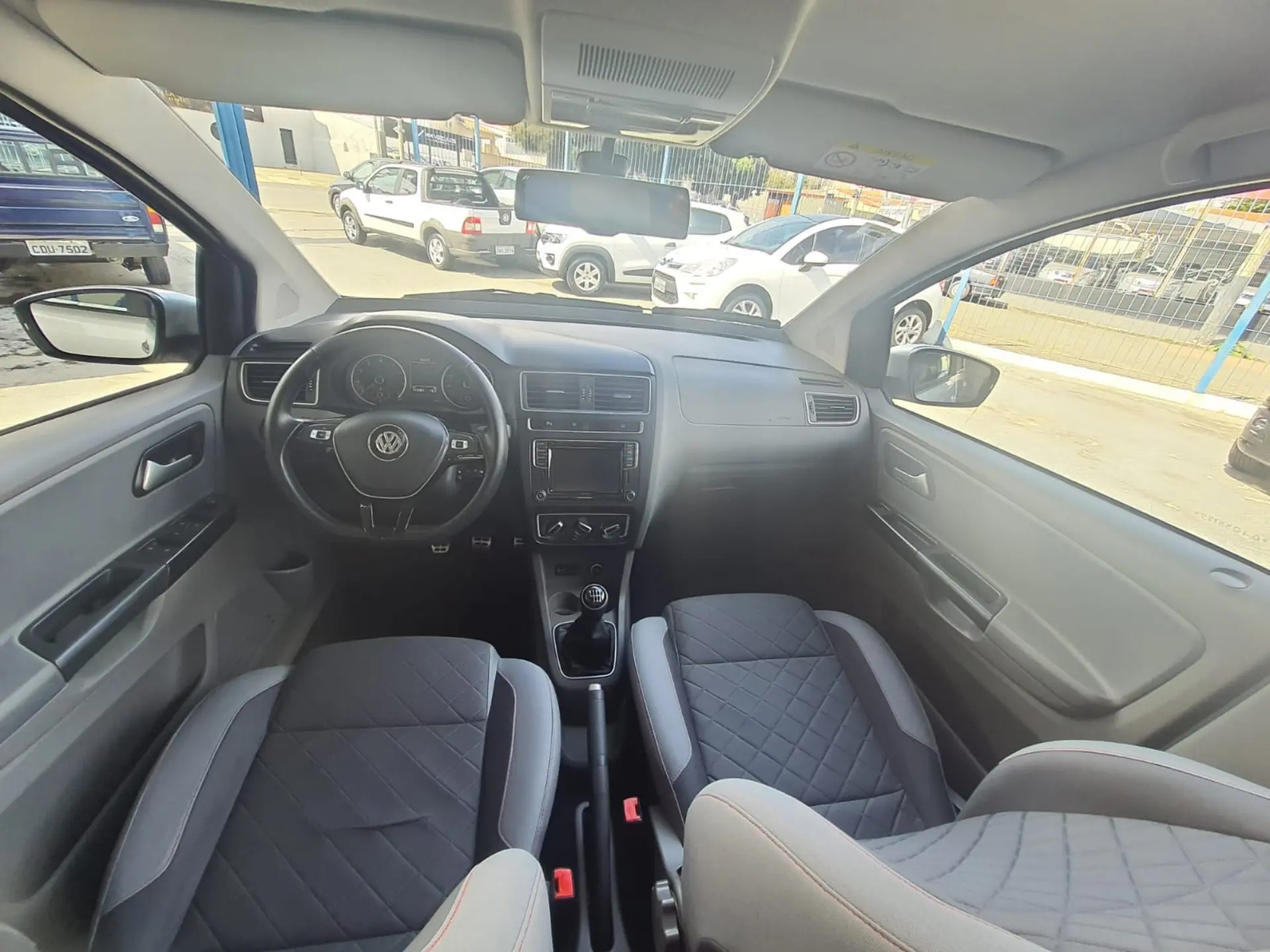 VOLKSWAGEN Fox - Foto