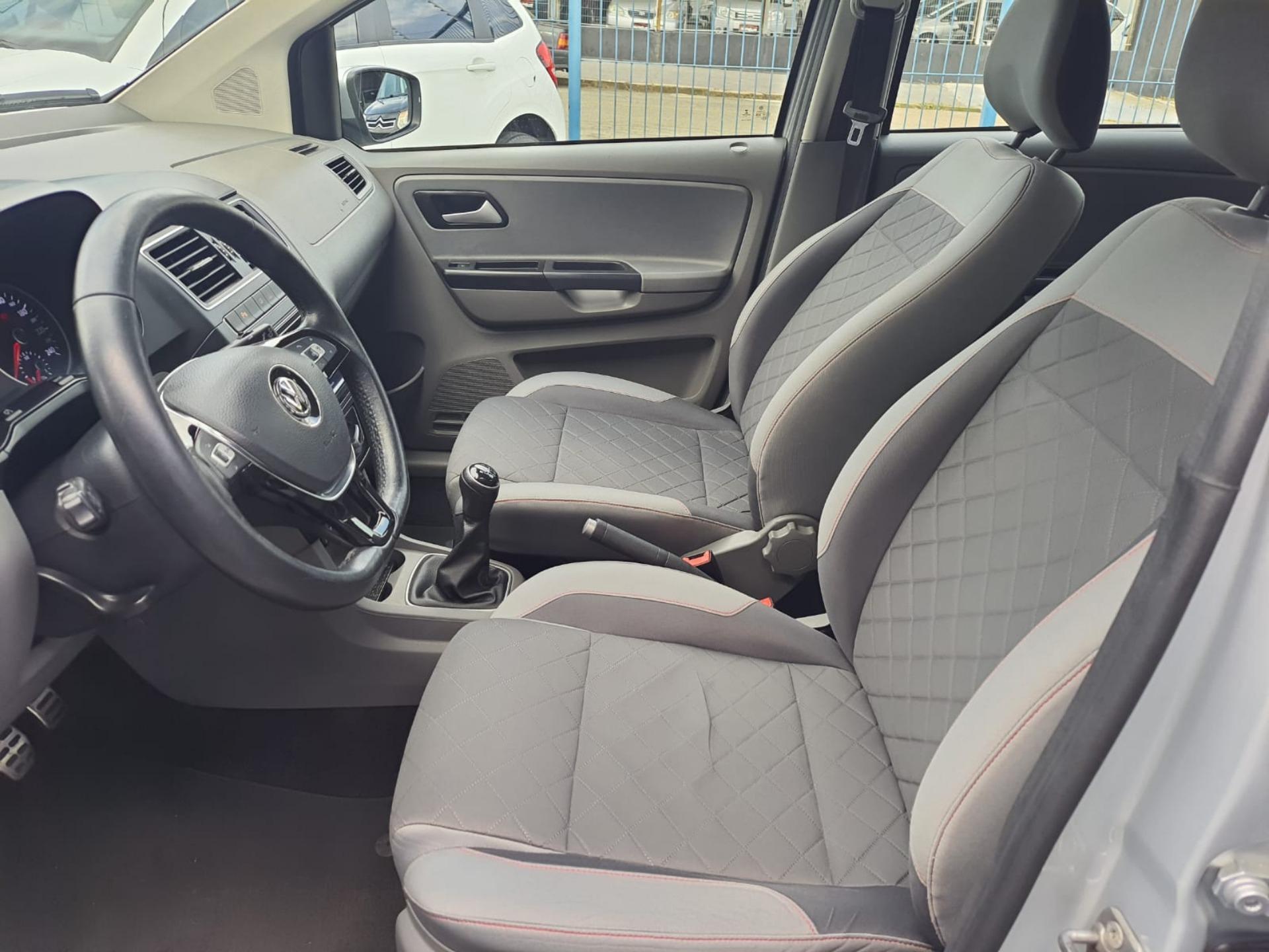 VOLKSWAGEN Fox - Foto