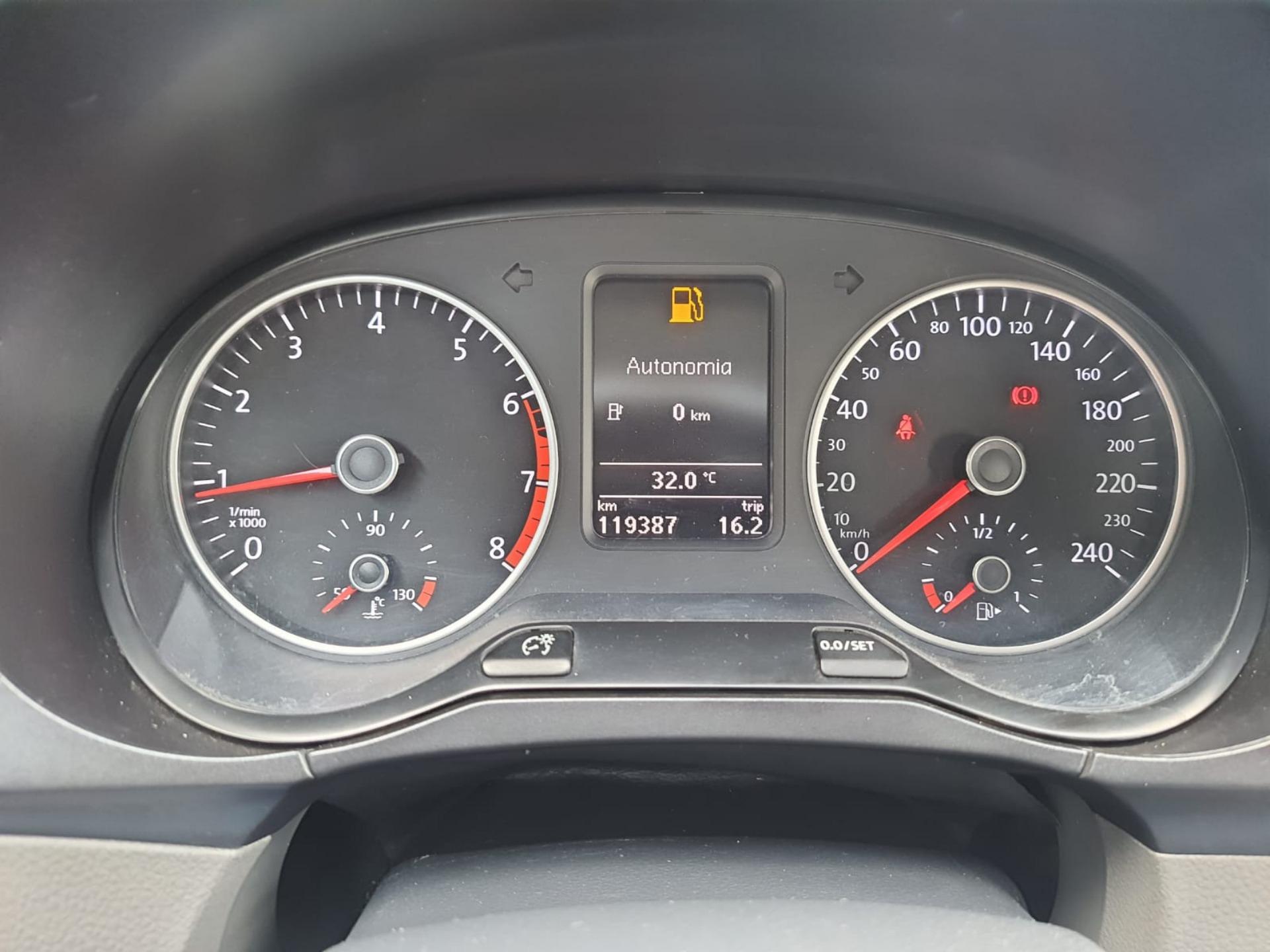 VOLKSWAGEN Fox - Foto