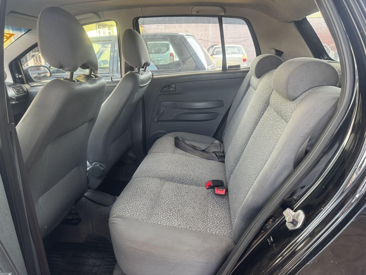 VOLKSWAGEN Fox - Foto