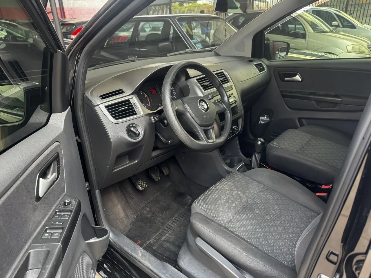 VOLKSWAGEN Fox - Foto