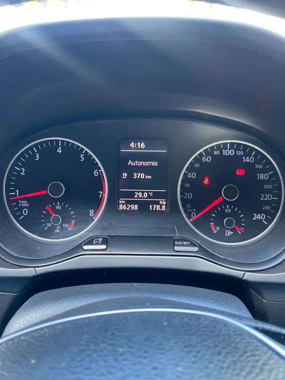 VOLKSWAGEN Fox - Foto