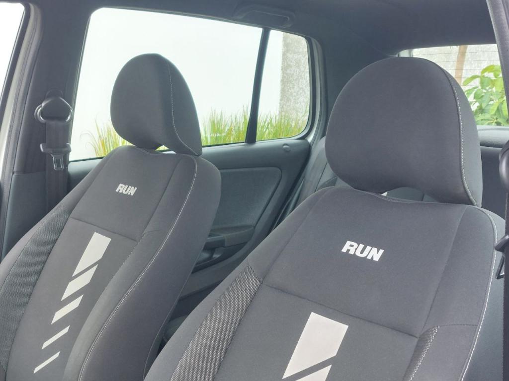 VOLKSWAGEN Fox - Foto