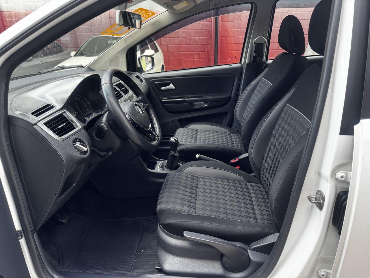 VOLKSWAGEN Fox - Foto