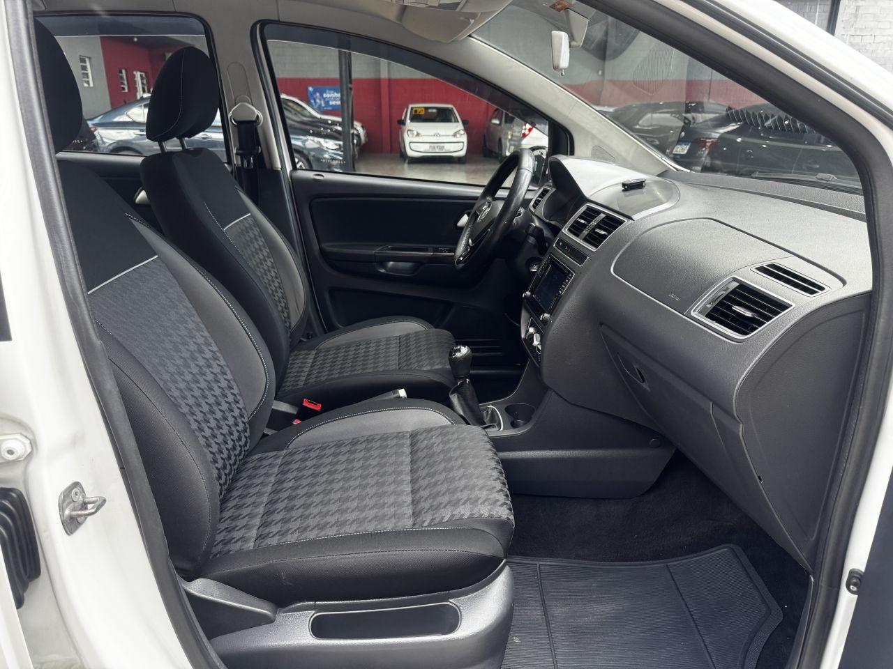 VOLKSWAGEN Fox - Foto