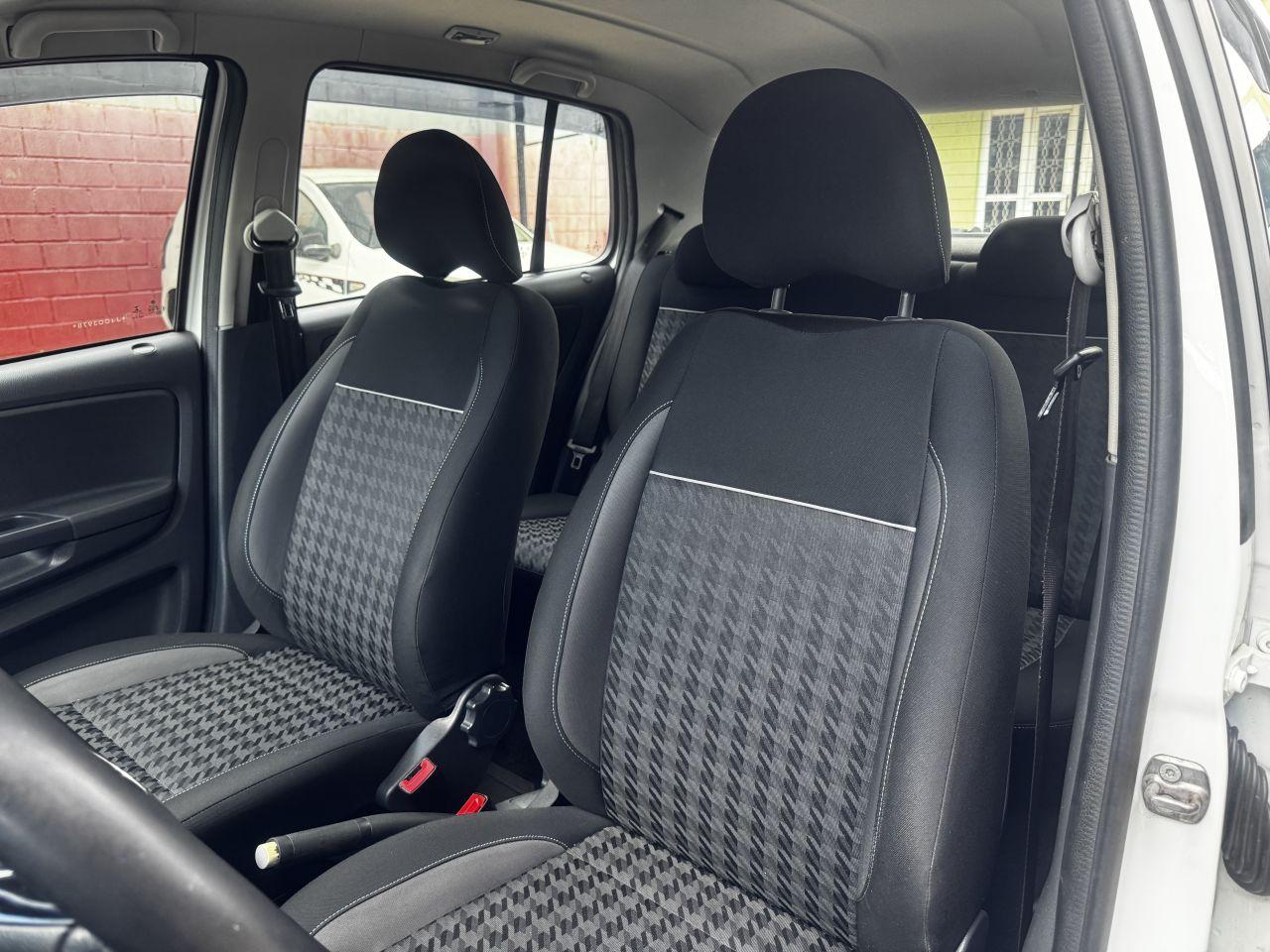 VOLKSWAGEN Fox - Foto