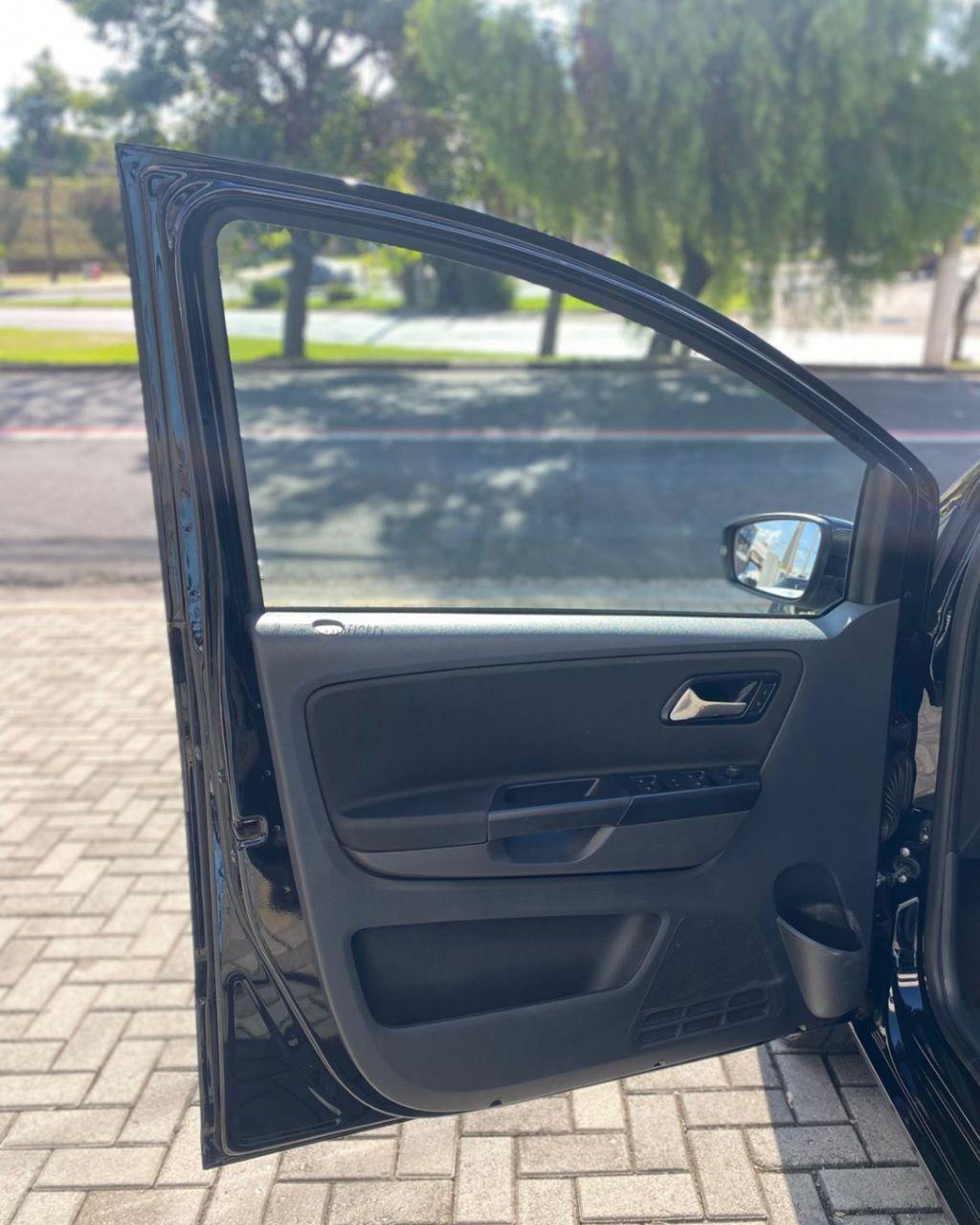 VOLKSWAGEN Fox - Foto