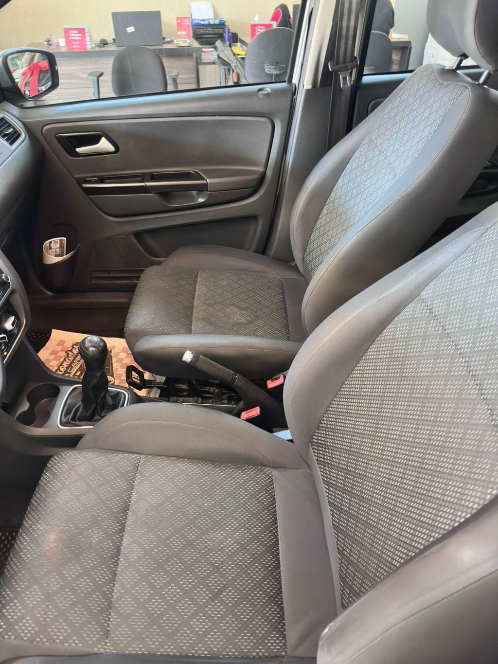 VOLKSWAGEN Fox - Foto