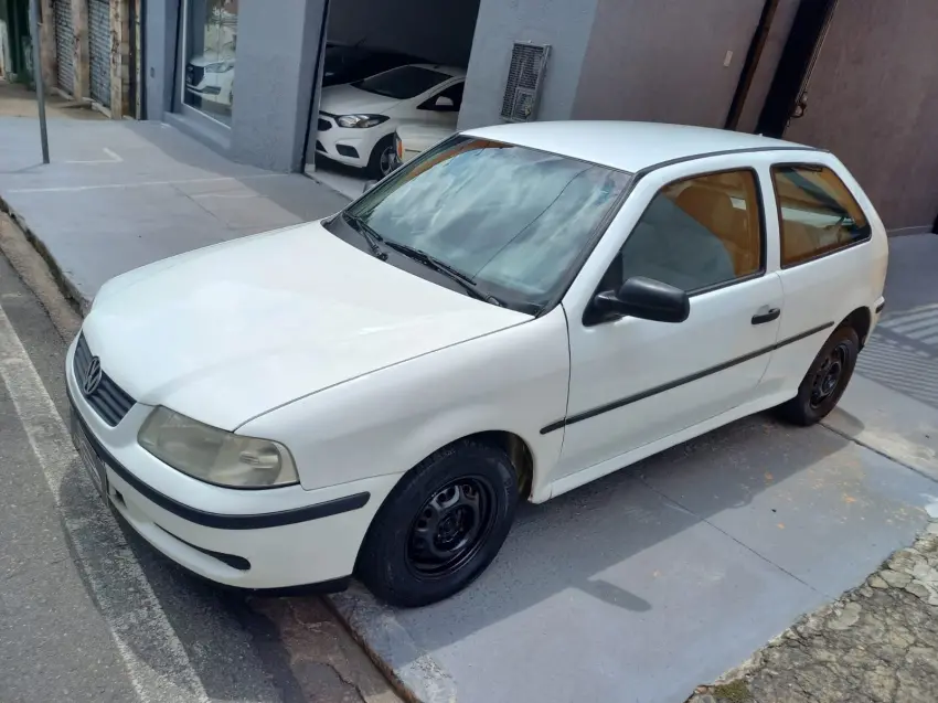 VOLKSWAGEN Gol