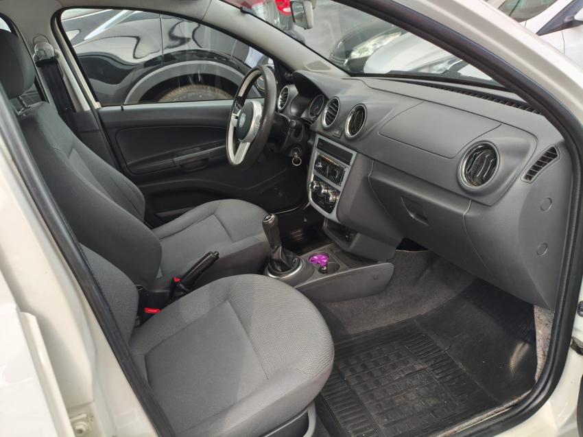 VOLKSWAGEN Gol - Foto