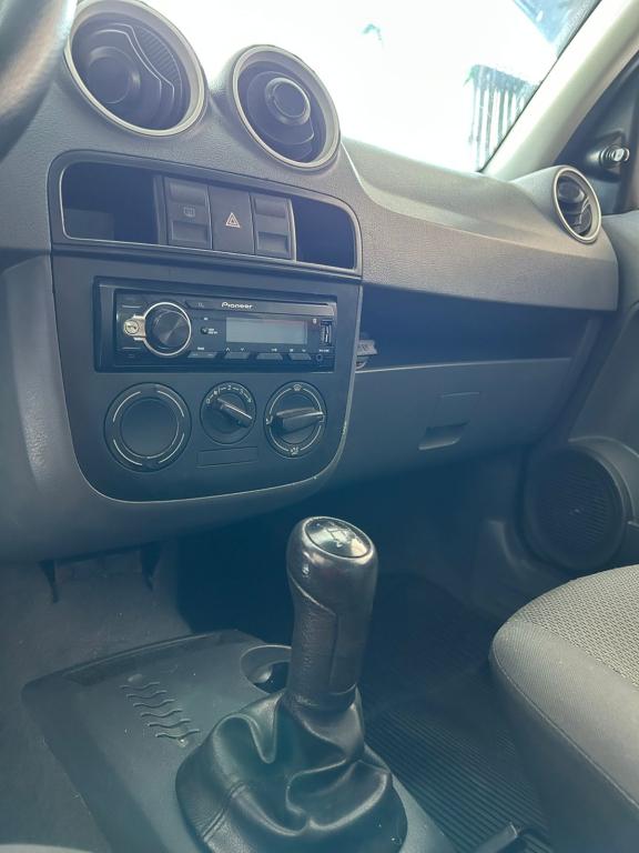 VOLKSWAGEN Gol - Foto