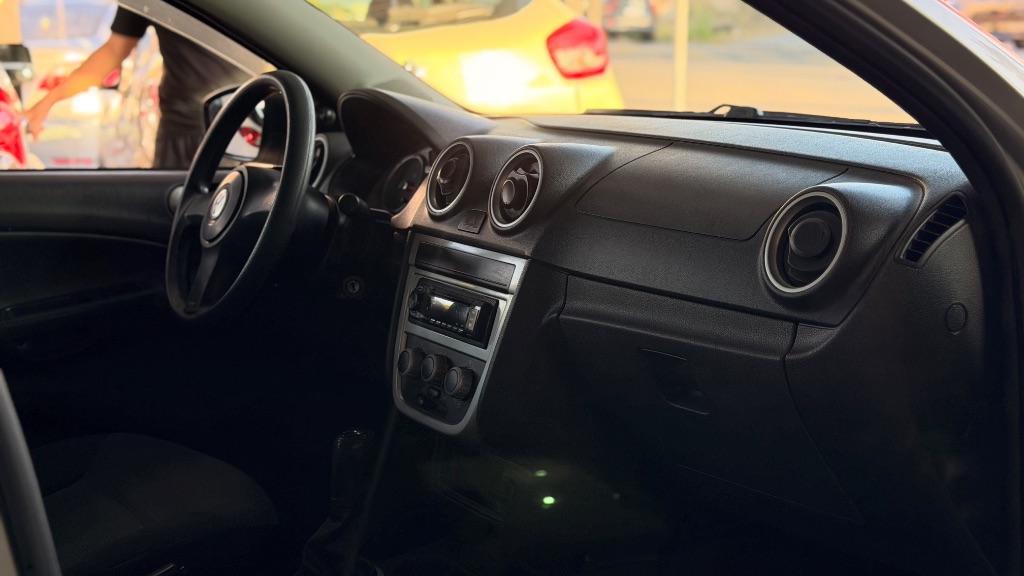 VOLKSWAGEN Gol - Foto