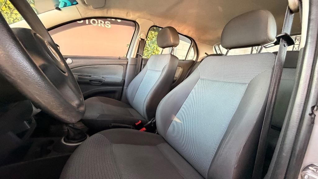 VOLKSWAGEN Gol - Foto