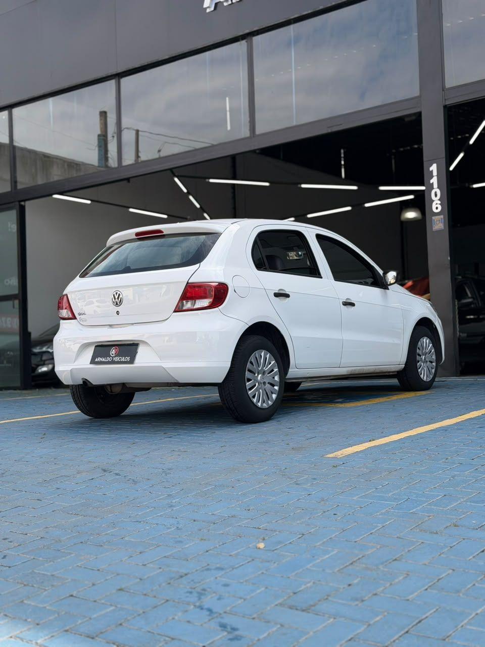 VOLKSWAGEN Gol - Foto