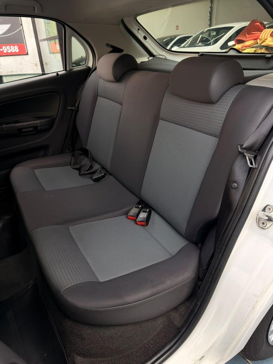 VOLKSWAGEN Gol - Foto