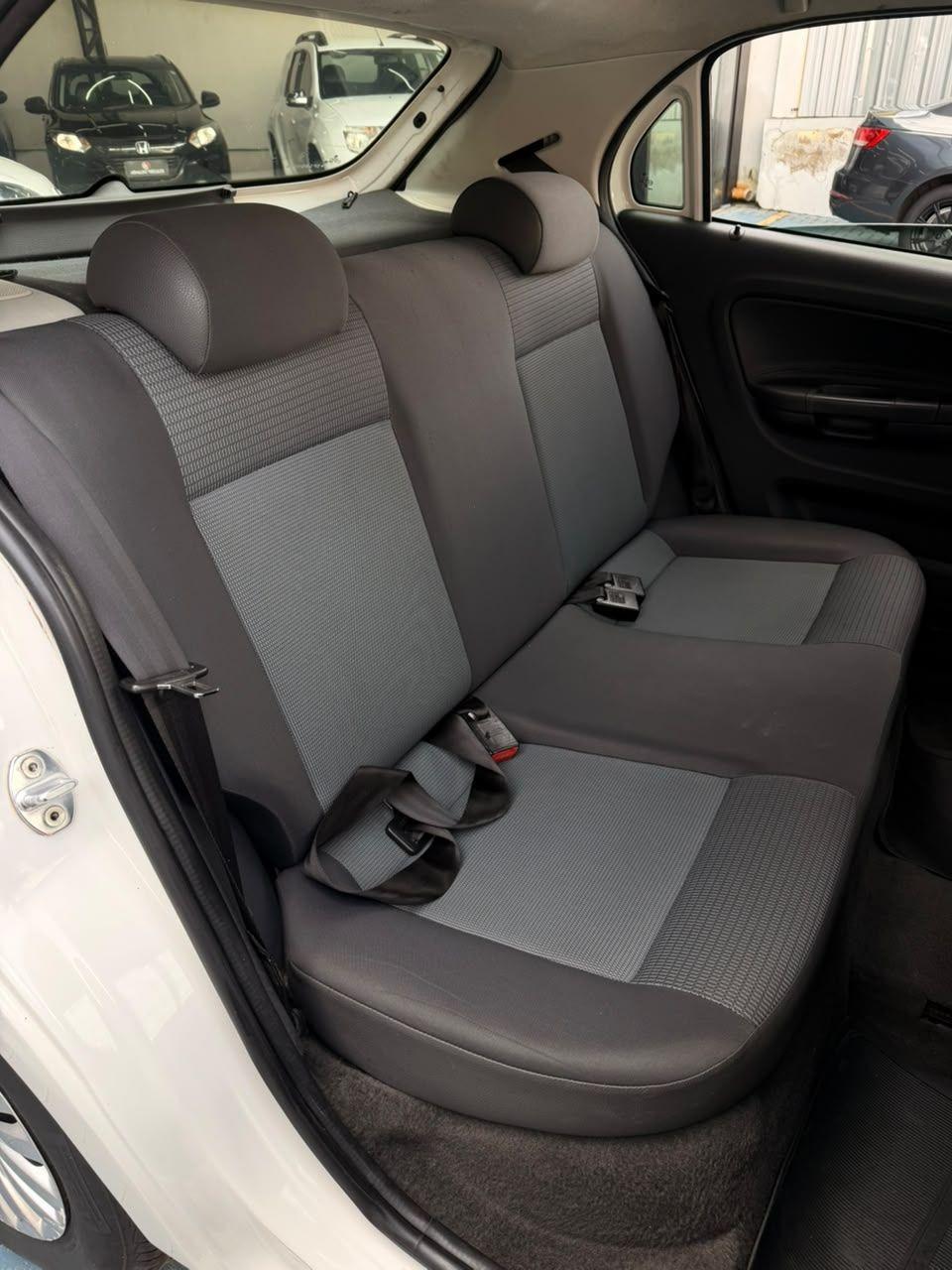 VOLKSWAGEN Gol - Foto