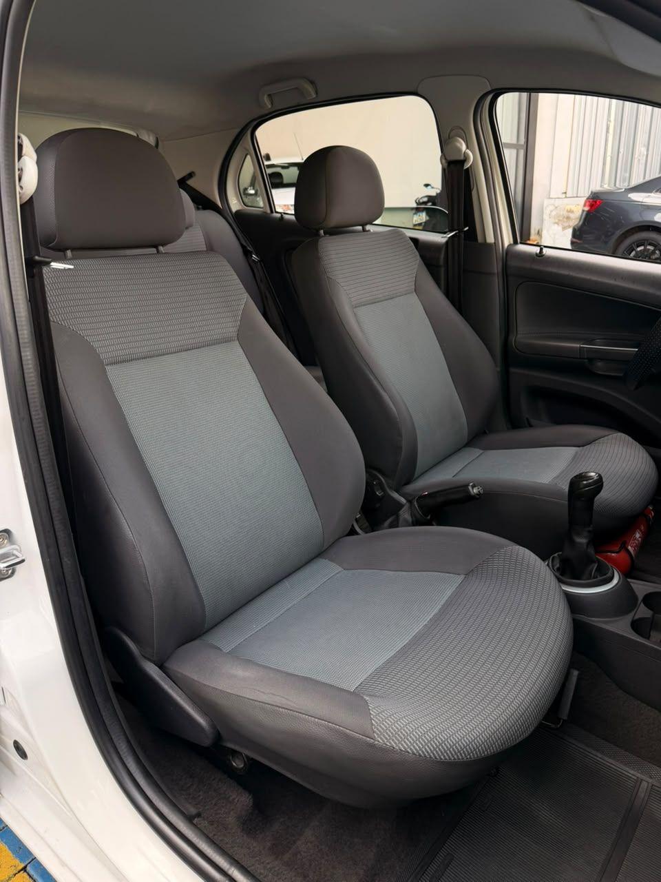 VOLKSWAGEN Gol - Foto