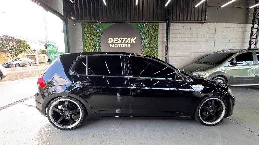 VOLKSWAGEN Golf - Foto