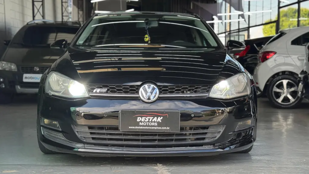 VOLKSWAGEN Golf - Foto