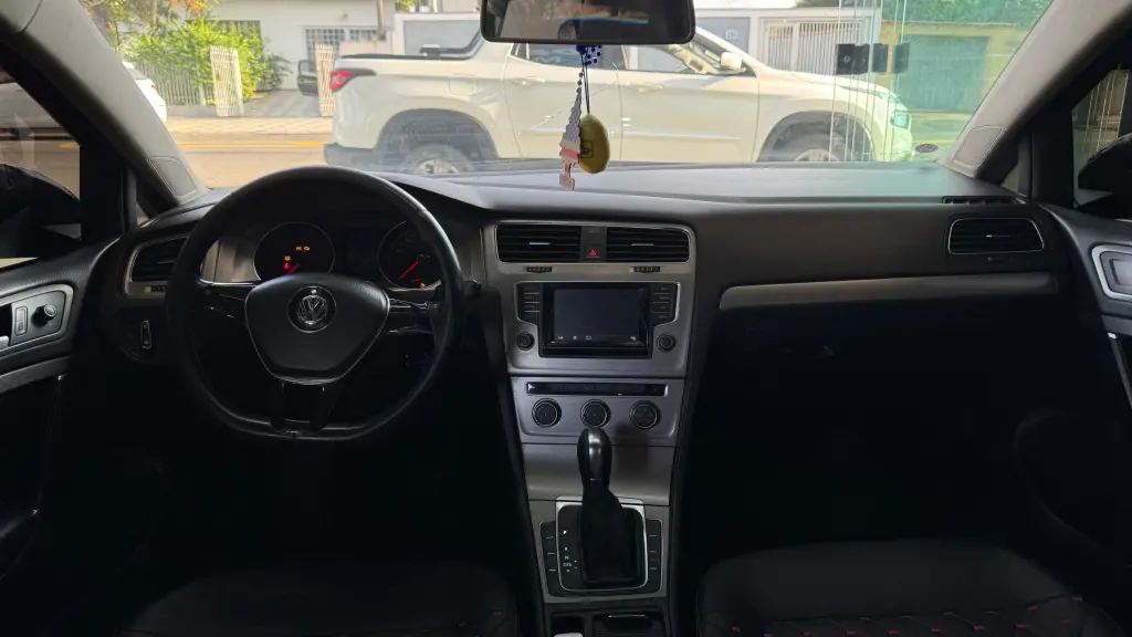 VOLKSWAGEN Golf - Foto