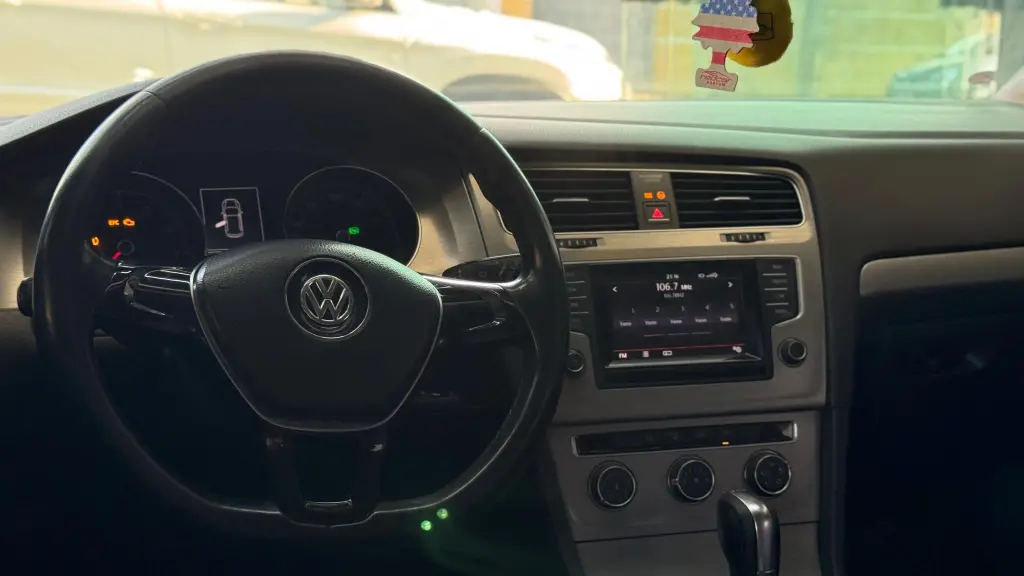 VOLKSWAGEN Golf - Foto