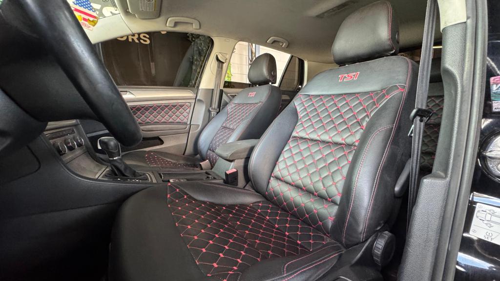 VOLKSWAGEN Golf - Foto