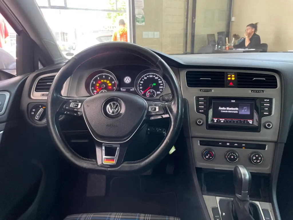 VOLKSWAGEN Golf - Foto