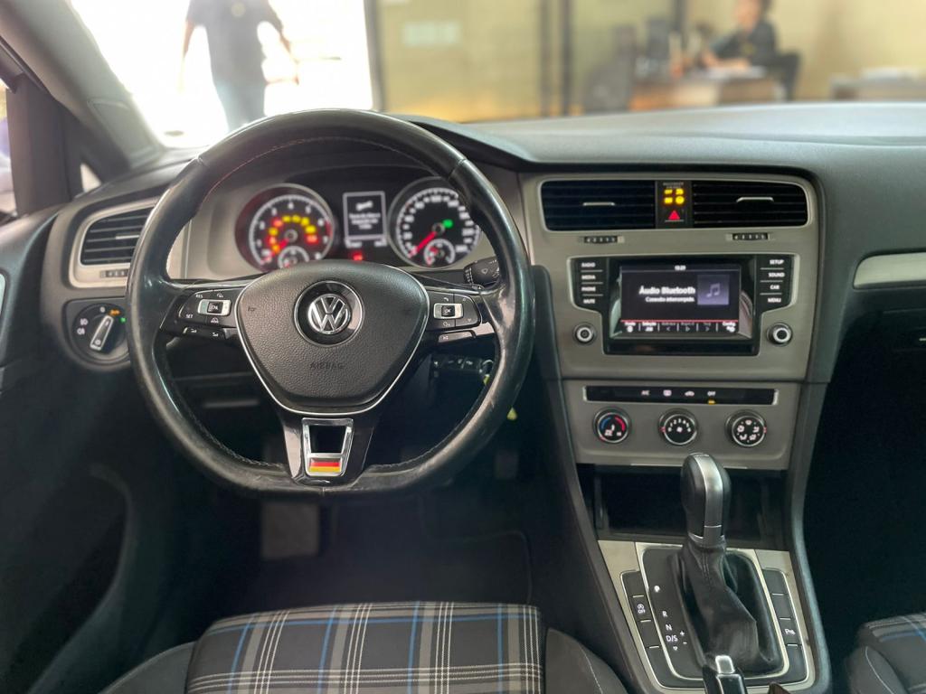 VOLKSWAGEN Golf - Foto