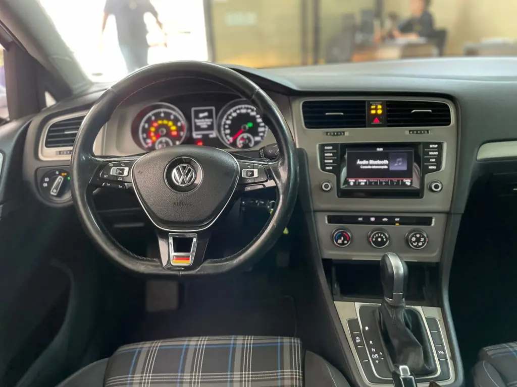 VOLKSWAGEN Golf - Foto