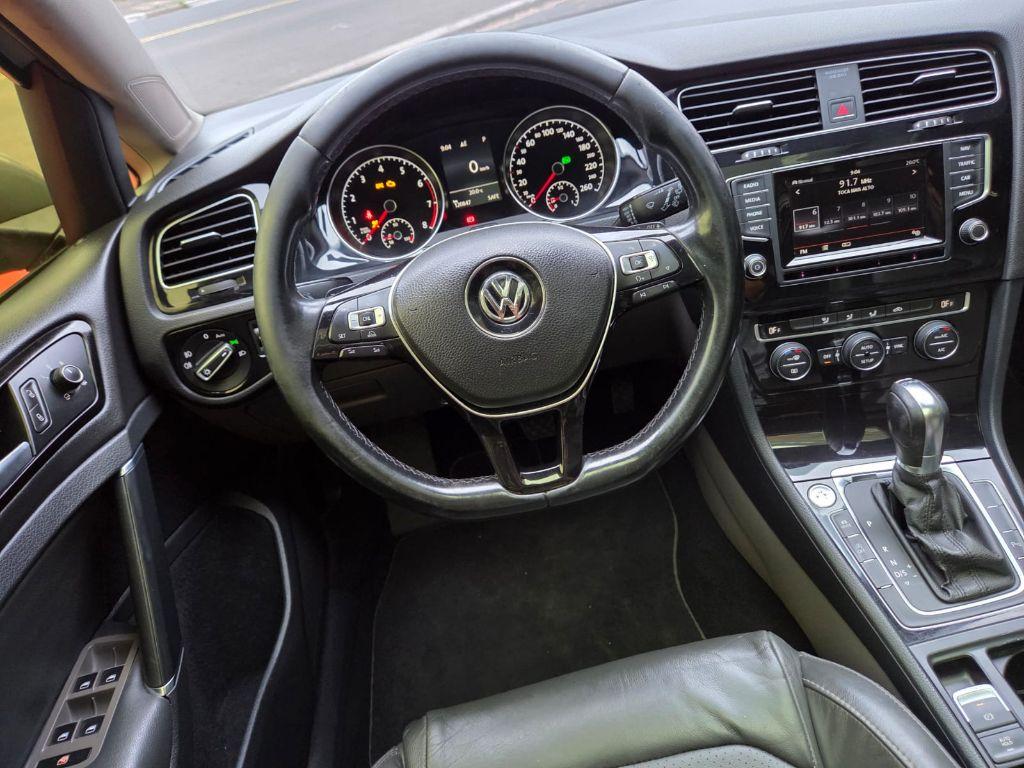 VOLKSWAGEN Golf - Foto