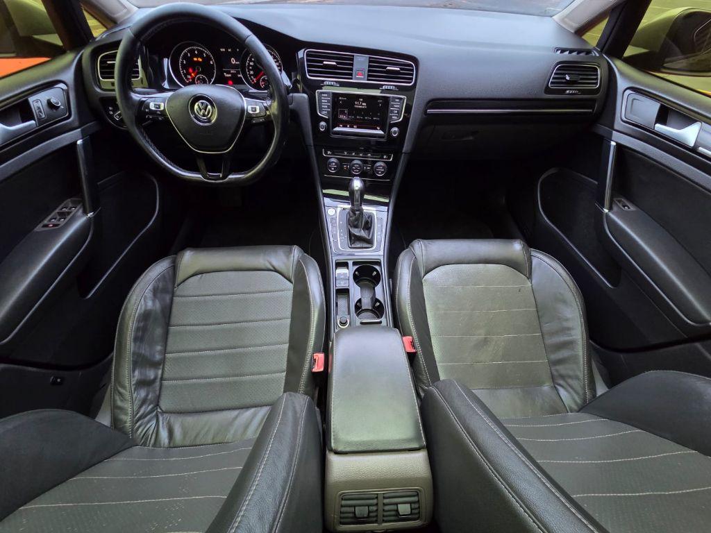 VOLKSWAGEN Golf - Foto