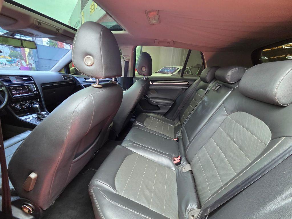 VOLKSWAGEN Golf - Foto