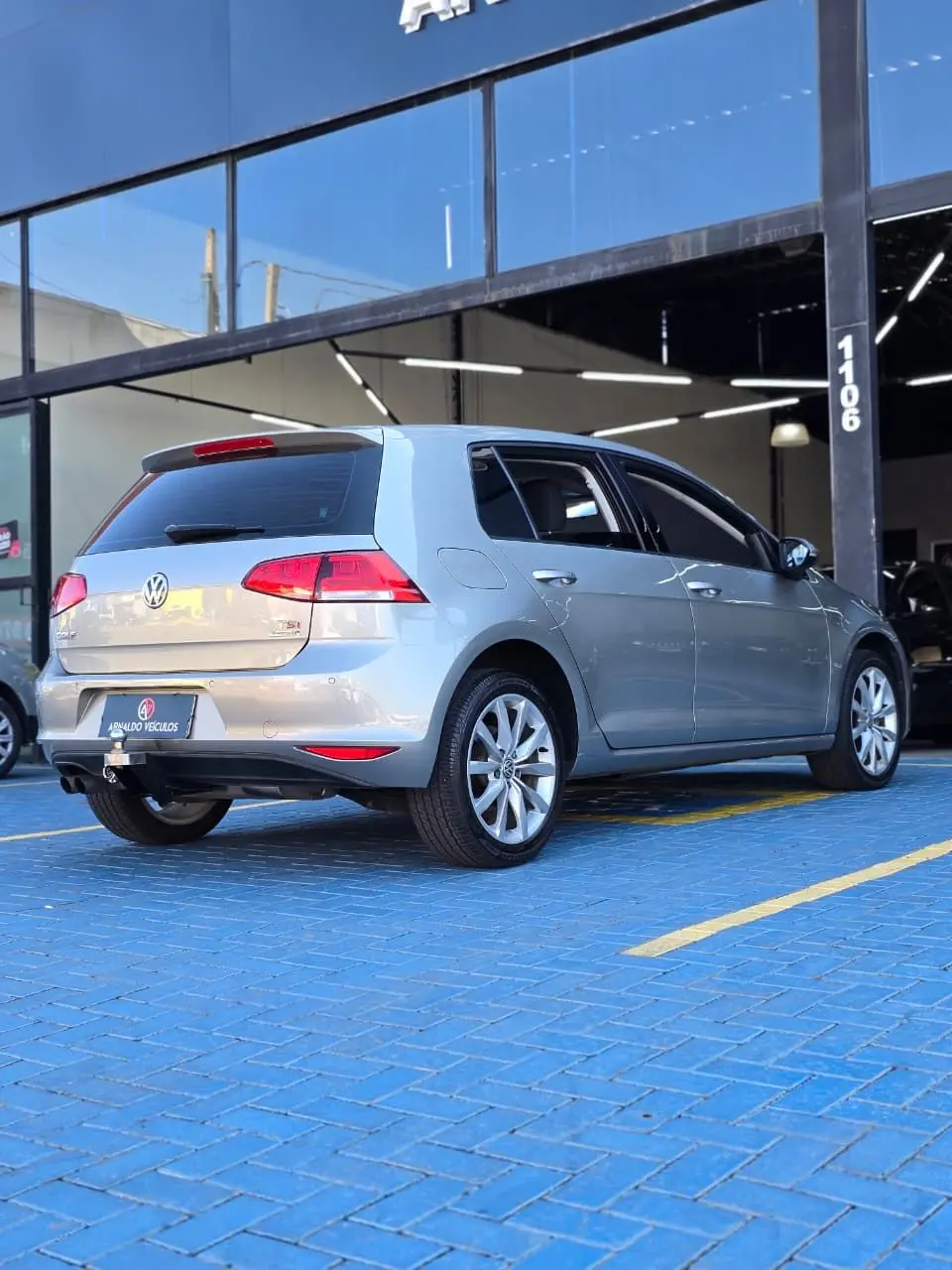 VOLKSWAGEN Golf - Foto