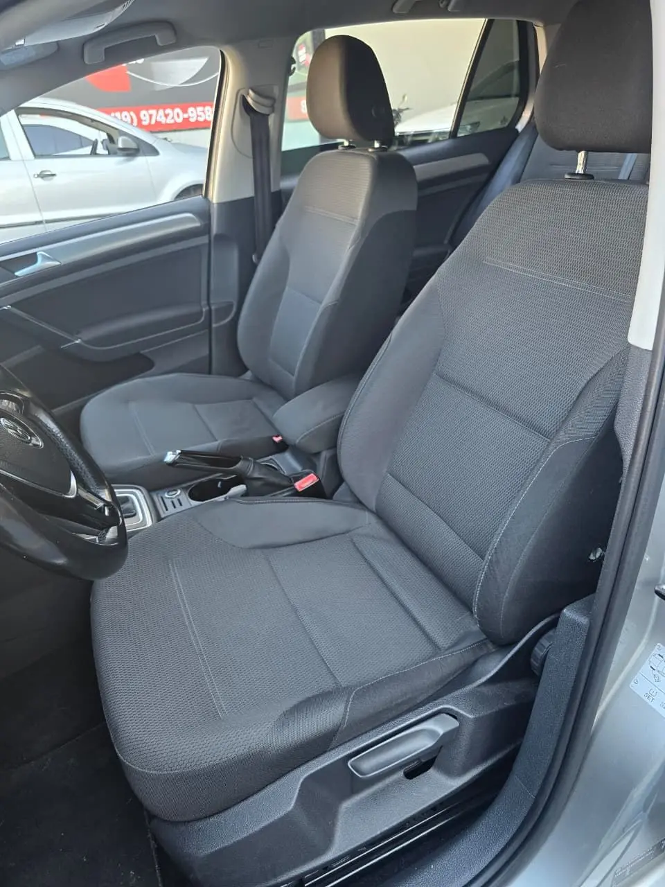 VOLKSWAGEN Golf - Foto
