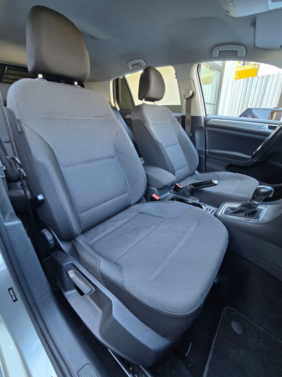 VOLKSWAGEN Golf - Foto