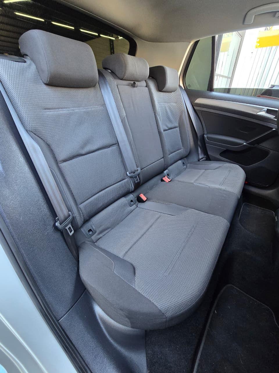 VOLKSWAGEN Golf - Foto