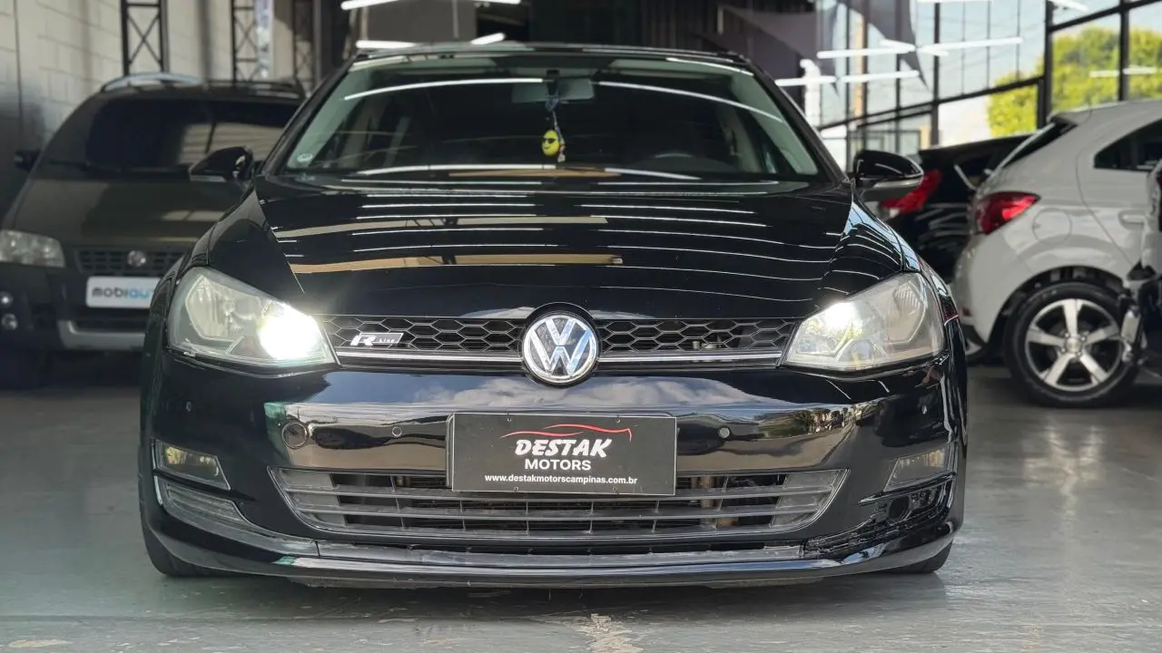 VOLKSWAGEN Golf - Foto