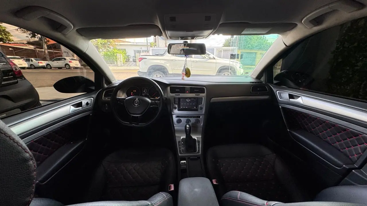 VOLKSWAGEN Golf - Foto